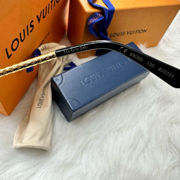 Louis Vuitton Sunglasses - Picture 4 of 7